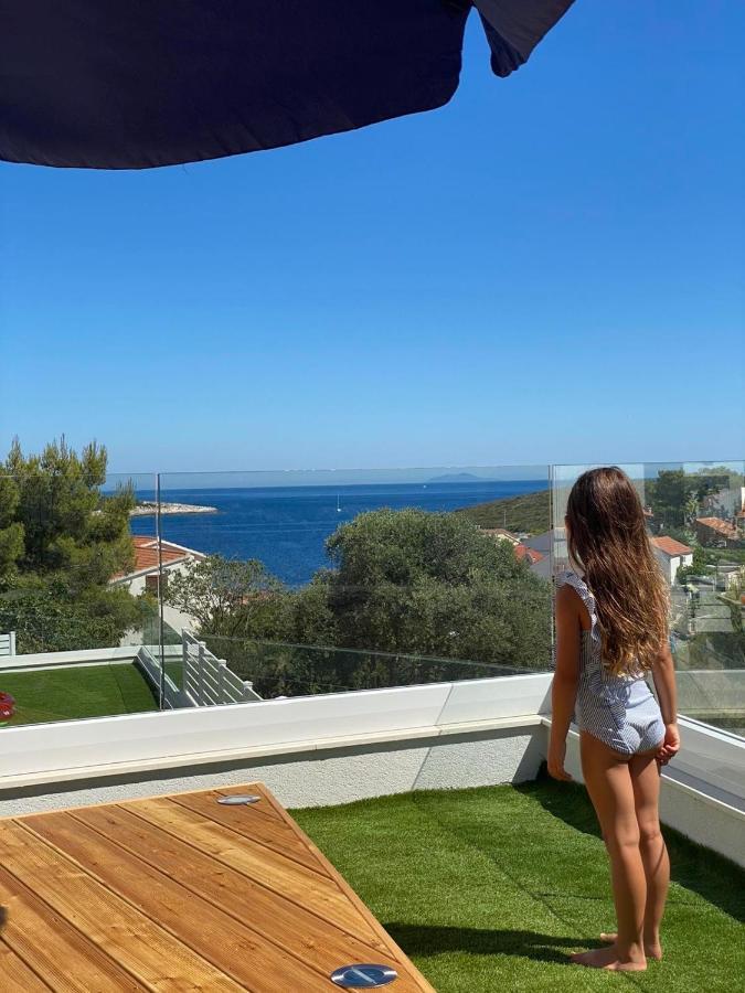 Ellavis Apartments Bagian luar foto