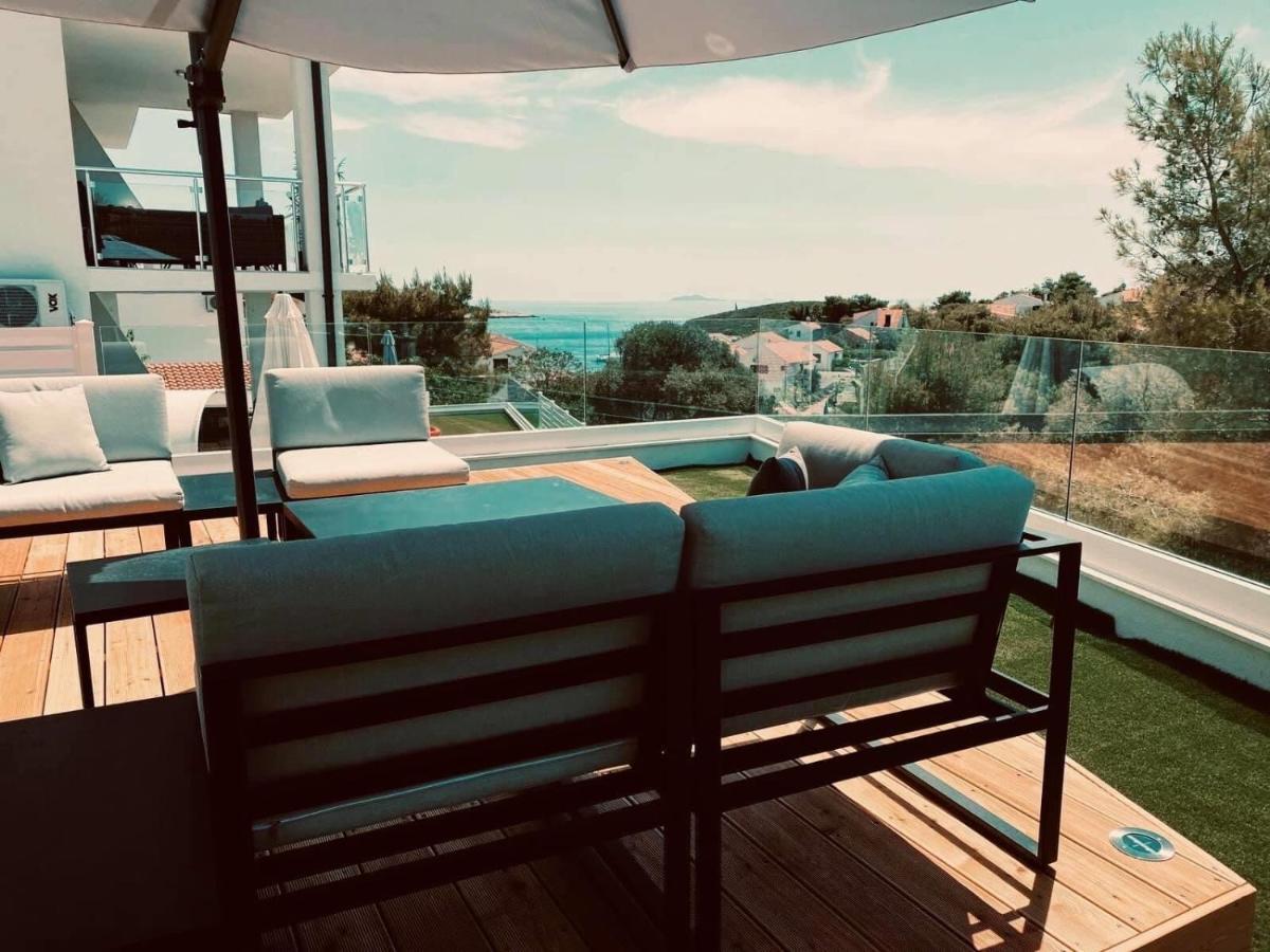 Ellavis Apartments Bagian luar foto