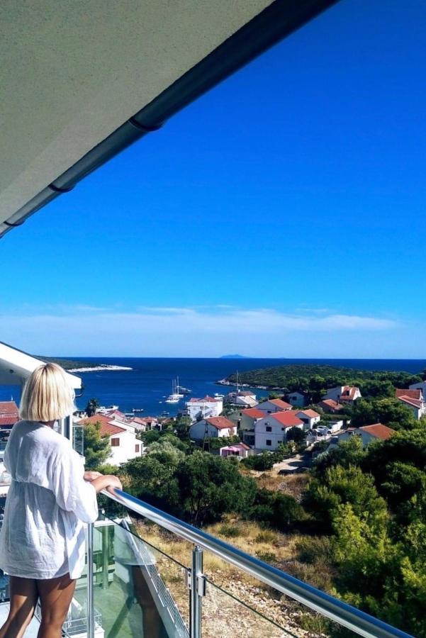 Ellavis Apartments Bagian luar foto