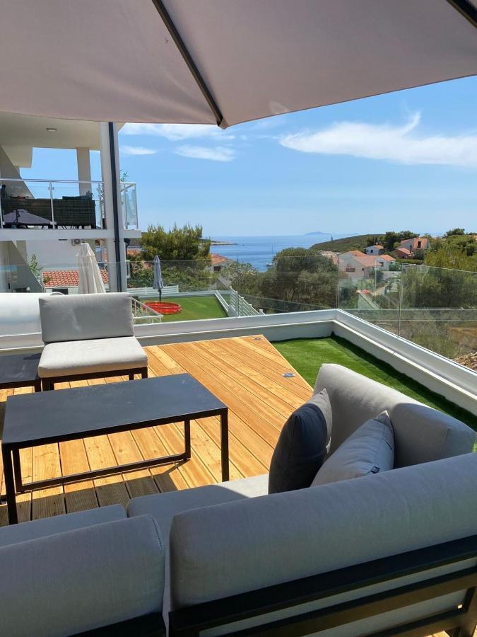 Ellavis Apartments Bagian luar foto