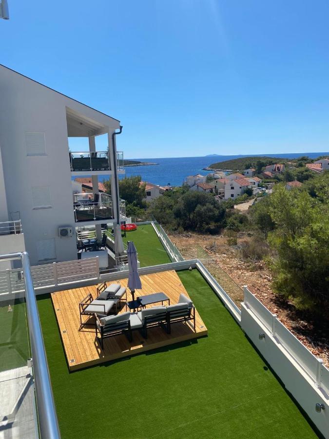 Ellavis Apartments Bagian luar foto