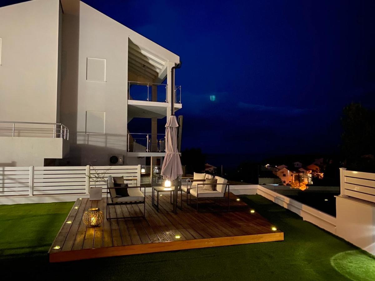 Ellavis Apartments Bagian luar foto