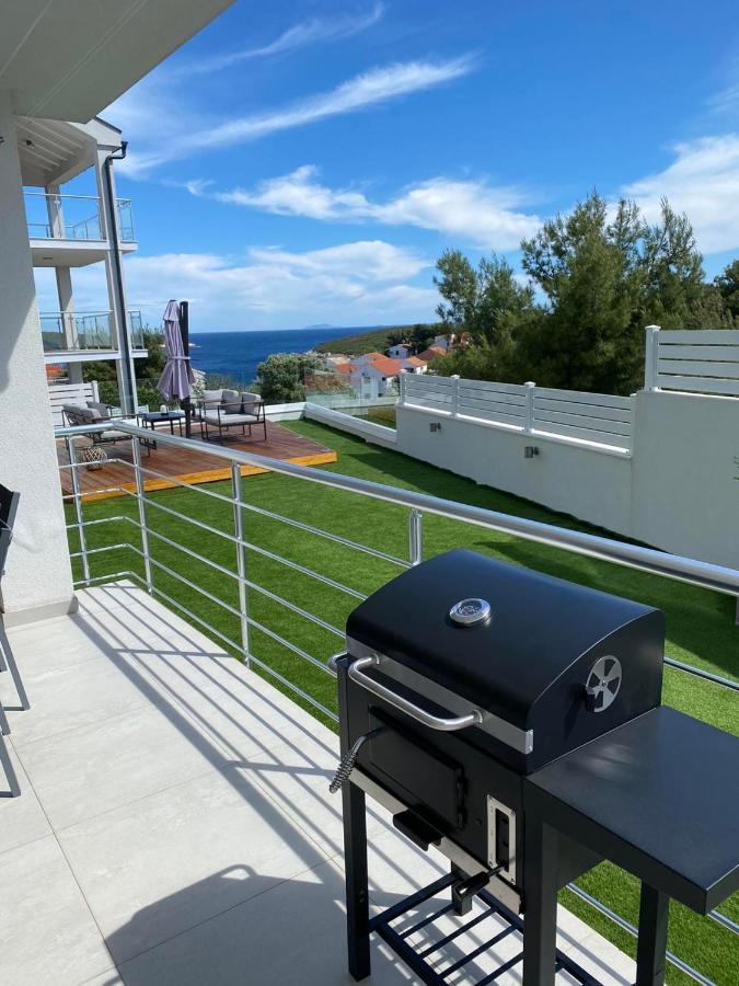 Ellavis Apartments Bagian luar foto