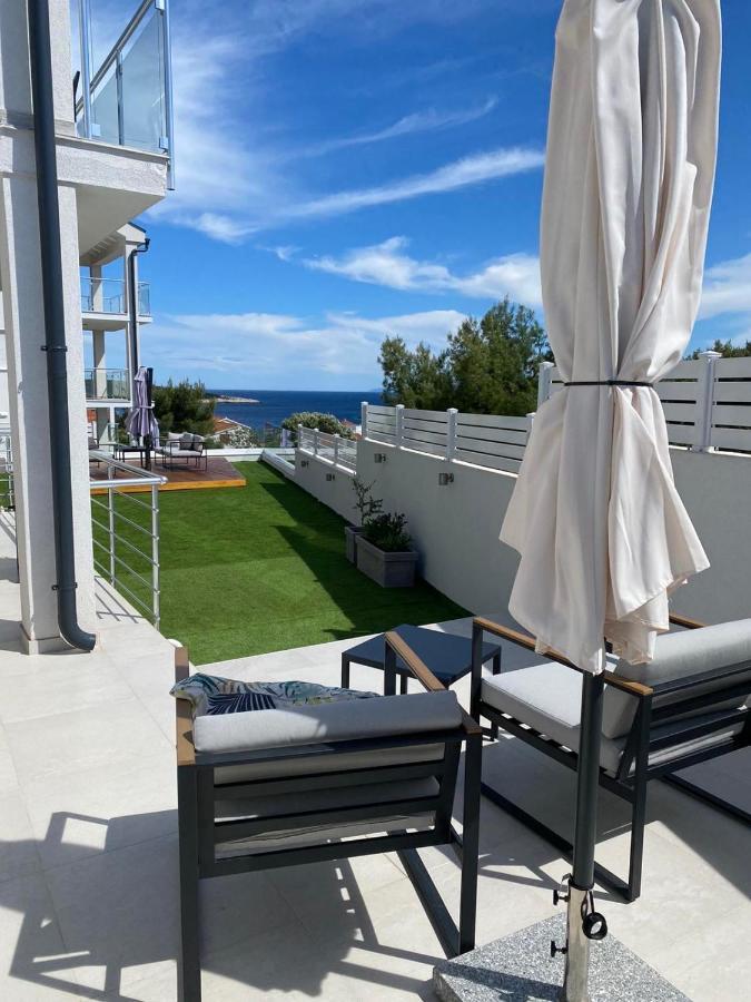 Ellavis Apartments Bagian luar foto