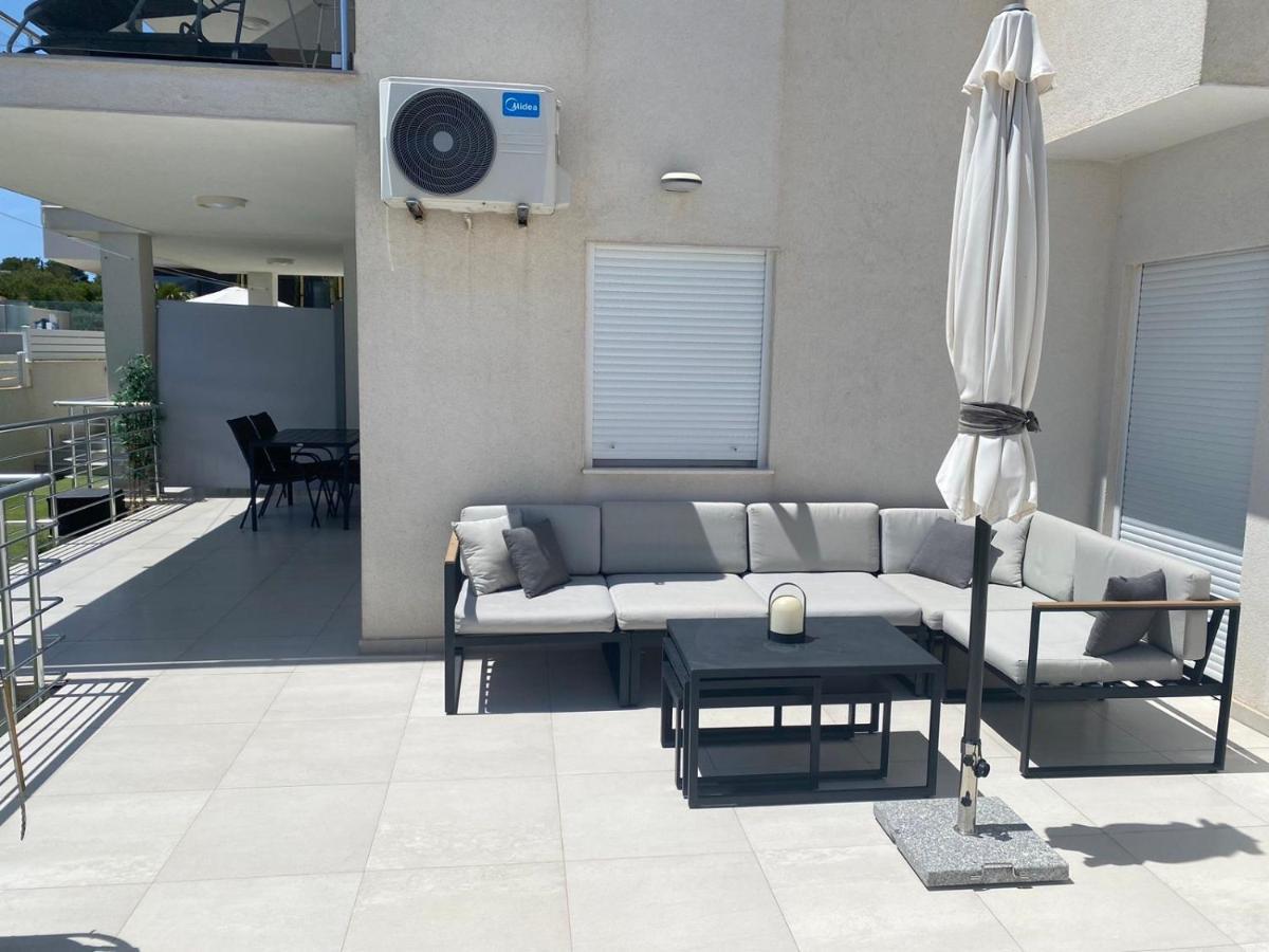 Ellavis Apartments Bagian luar foto