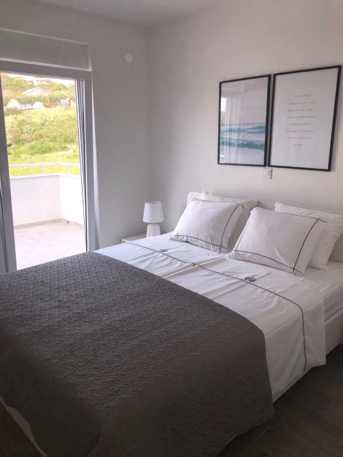 Ellavis Apartments Bagian luar foto
