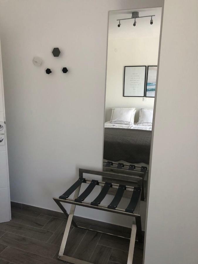 Ellavis Apartments Bagian luar foto